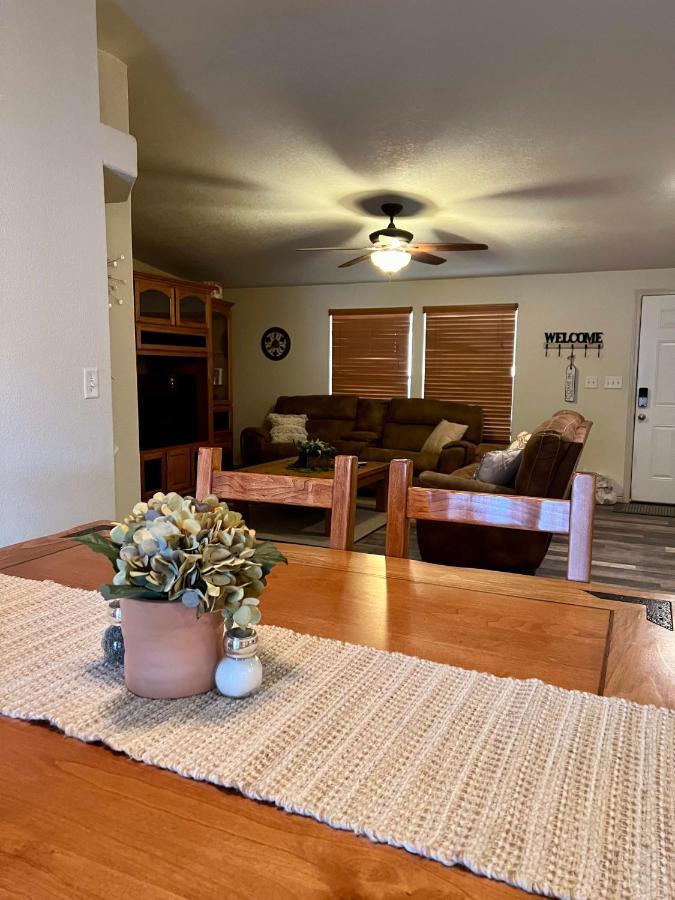 Parker Strip Pool House With Game Room! 外观 照片