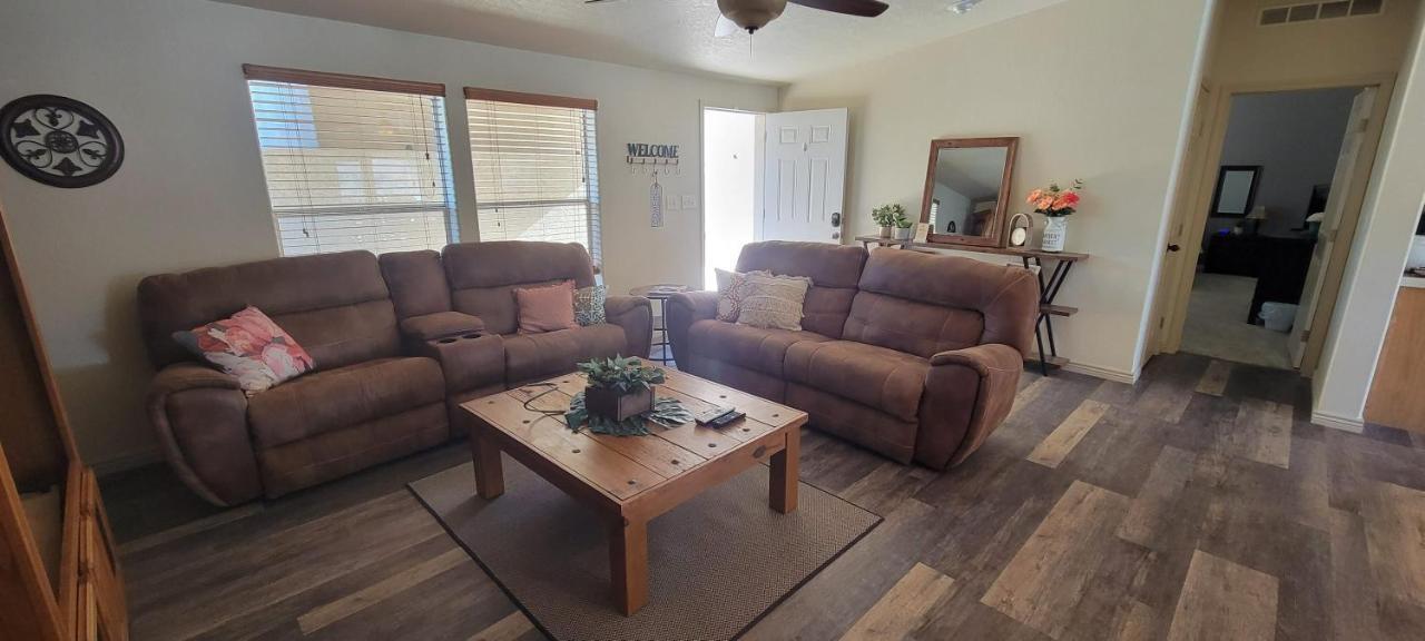 Parker Strip Pool House With Game Room! 外观 照片